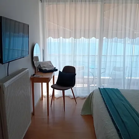 Artemisia Malibu Style Town House Sleep 6