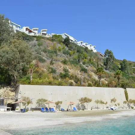 Villa Artemisia Malibu Style Town House Sleep 6 *